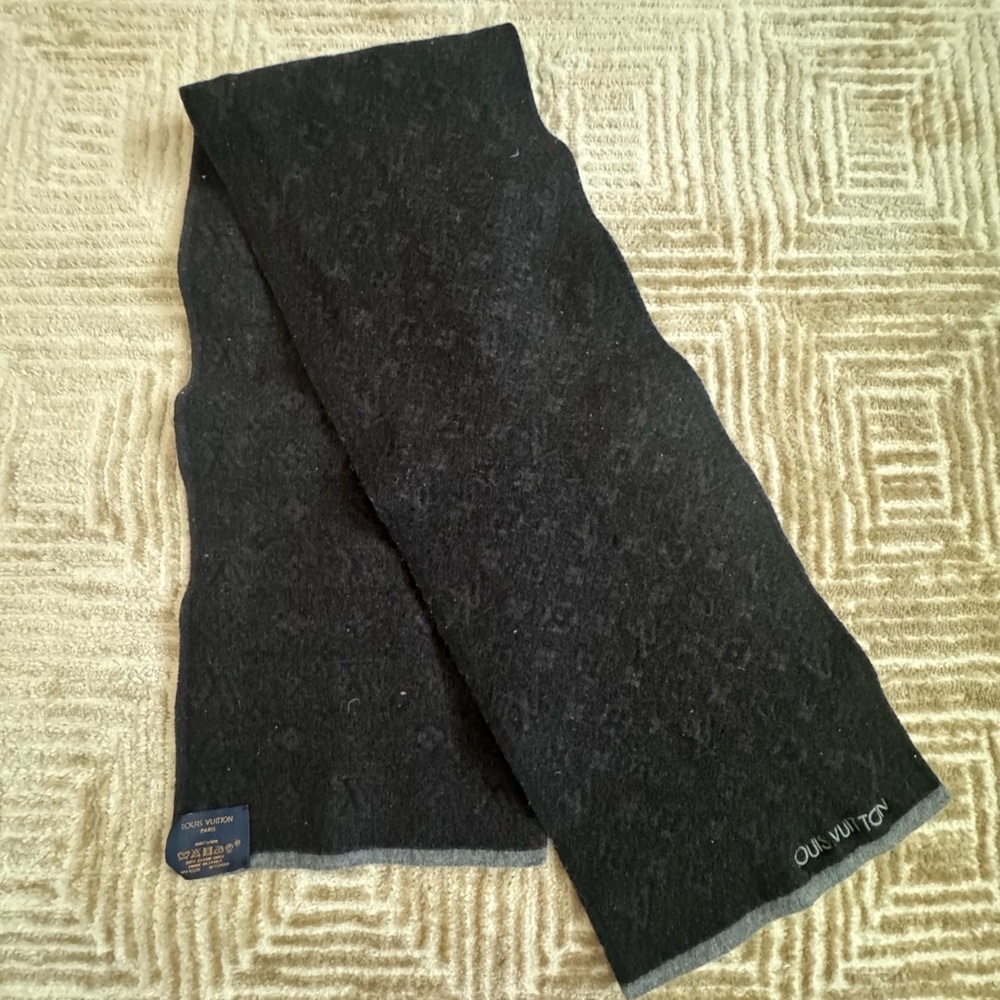Louis Vuitton Black Wool Scarf